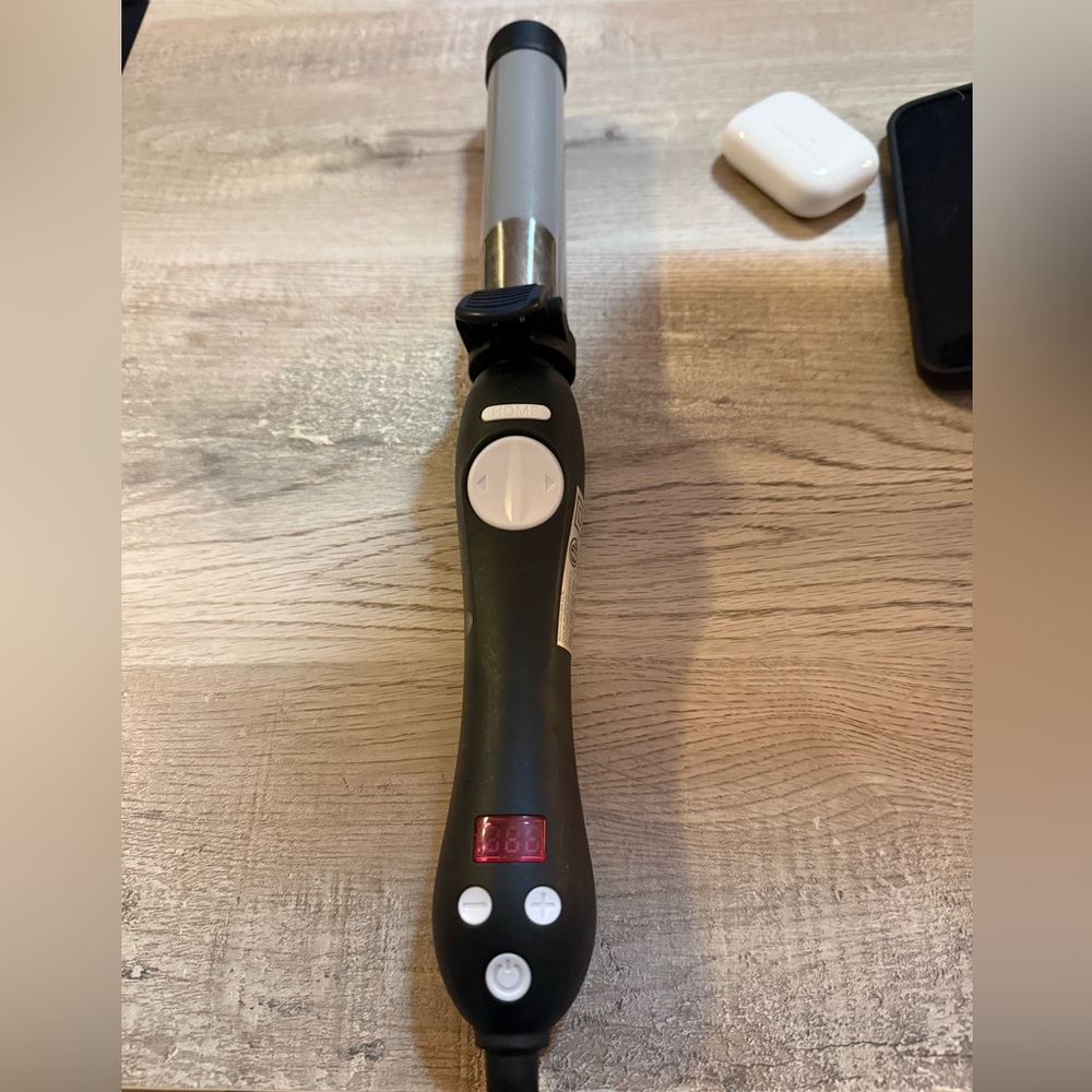 Beachwaver Black and Silver Curling Iron